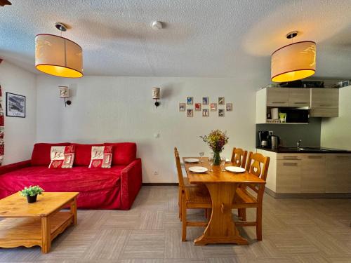 Vars Apartamento | Appartement Vars sur les pistes de ski avec piscine