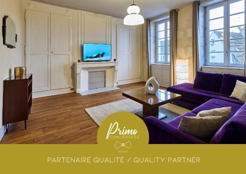 Nevers Apartamento | Appartement Vivier - les suites du palais, parking privé, vue cathédrale,2 chambres, by PRIMO C0NCIERGERIE