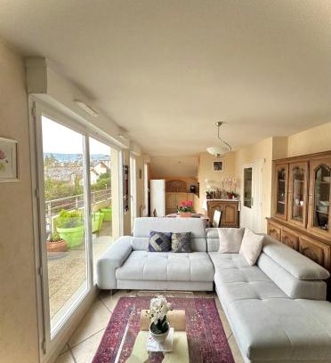 Vetraz-Monthoux Apartamento | Appartement vue sur le Chateau