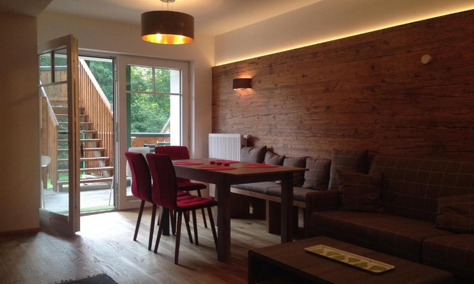 Strobl Apartamento | Appartements im Forsthaus