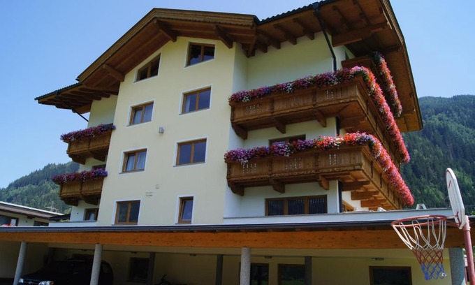 Uderns Casa | Apparthotel Stoanerhof