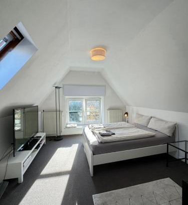 Westend Apartamento | Appartment im DG Berlin/5 min zur Messe