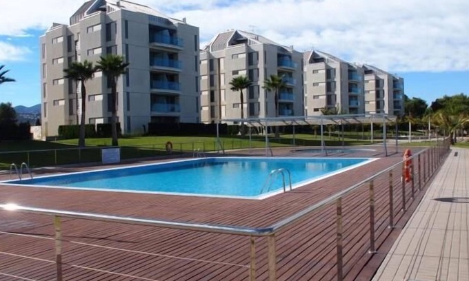 Les Deveses Apartamento | Apartamento de dos dormitorios en urbanización con pista padel.