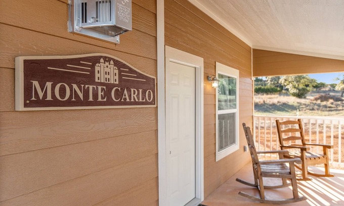 Fredericksburg Cabina | Appian Way Monte Carlo 1 Bedroom Cabin by RedAwning