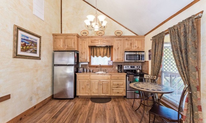 Fredericksburg Cabaña | Appian Way - Tuscan Studio Bedroom Cottage by Redawning