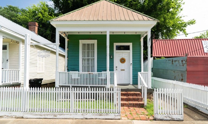 Columbus Casa | Apple cottage near downtown