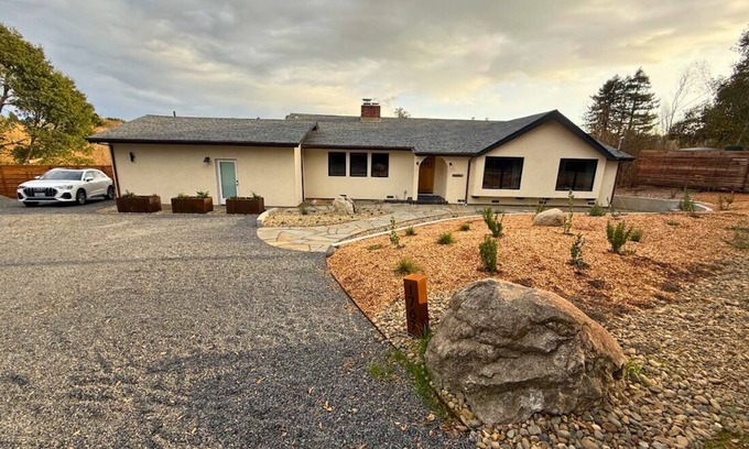 Sebastopol Casa | Apple House: Fire pit ~ Hot tub ~ Views