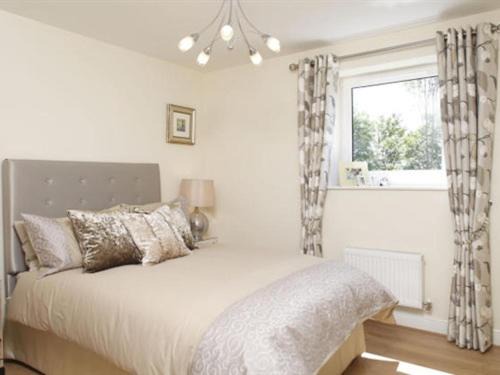 Harlington Casa | Apple House Guesthouse Heathrow Airport