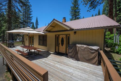 North Wawona Casa | Apple Tree Bear House