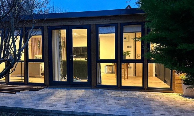 Taunton Apartamento | Apple-tree lodge in secure gated garden