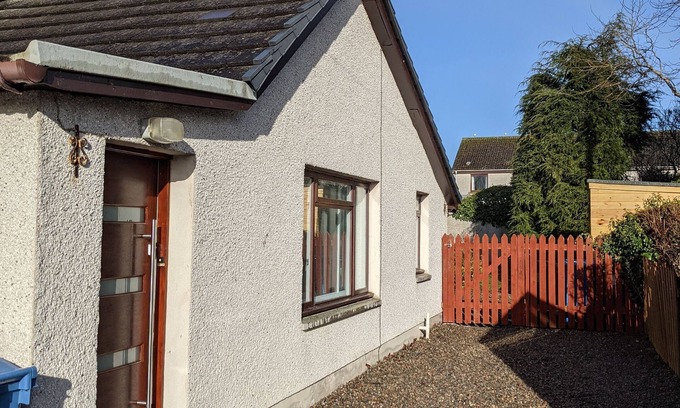 Fortrose Casa | Applegrove - Perfect and cosey 2 bed bungalow in the heart of Fortrose village