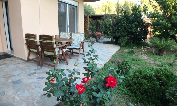 Plomari Apartamento | Αpples and Roses