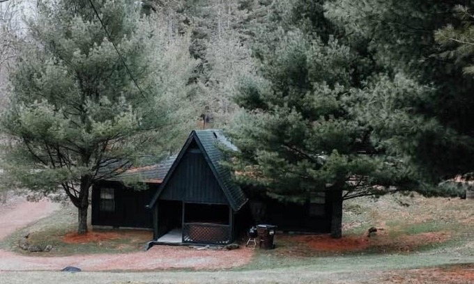 Logan Chalet De Esquí | Acogedor marco en A con bañera de hidromasaje
