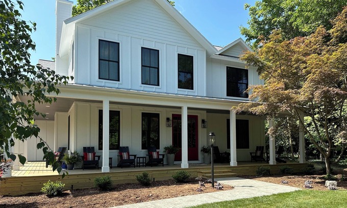 Saugatuck Otro | Appleseed Farmhouse in the heart of Saugatuck but nestled on 3 acres of serenity