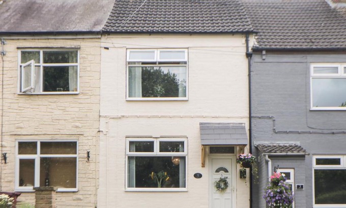 Ault Hucknall Casa | Appletree Cottage