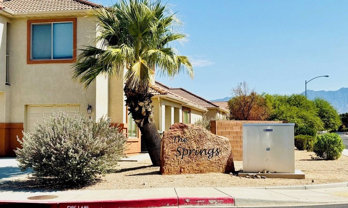 Mesquite Condominio | Applewood Retreat by Mesquite Vacation Rentals with 2 Car Garage, Foosball Table and $510 in free daily activities