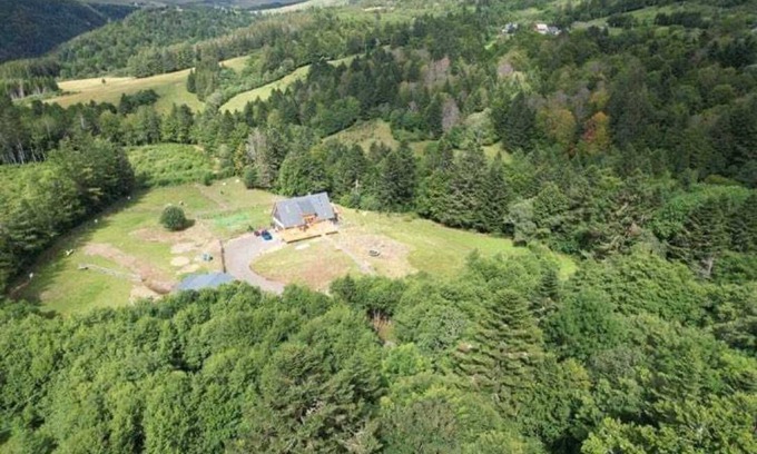Mont-Dore Casa | APPT CONFORT LE LOUP 3 * 2BED-2BTH - TERRACE IN FIELD - LE MONT DORE