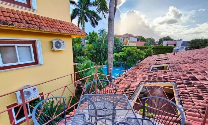 Independencia Apartamento | Apartamento para 2 personas, con balcón y vistas a la piscina