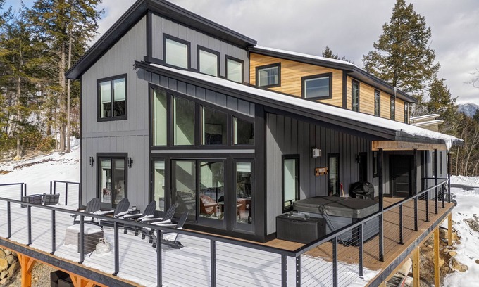 Sunday River Area Casa | Après Chalet- Modern Chalet with Mountain Views