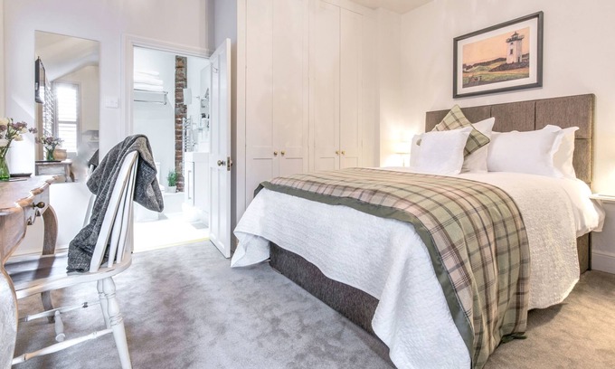 Weybridge Casa | April House Weybridge - Boutique Guesthouse