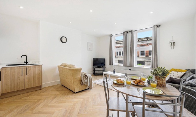 Trafford Apartamento | Apt 1 Causeway · Modern Apartment | Pass the Keys