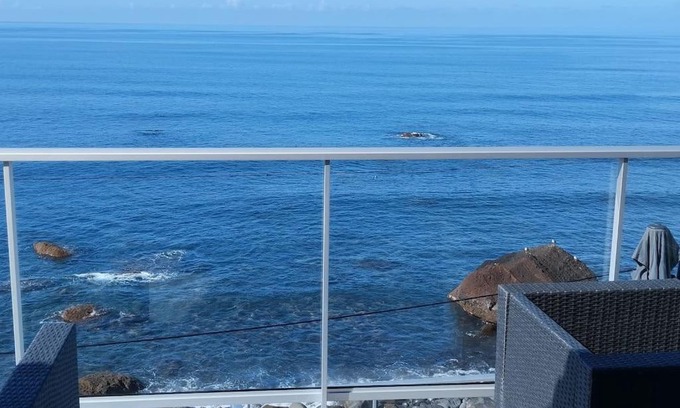 Prazeres Apartamento | Apt 'A Gaioa' in 'The Cliff Coast Accomodation'