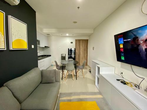 Ragunan Apartamento | Apt Pejaten Park Residence 1 BR Dewa with Pool & Netflix by Damaresa
