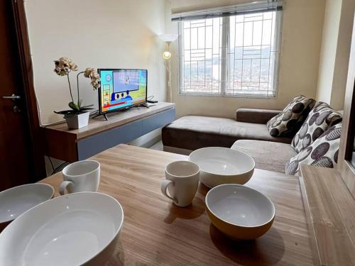 Cileunyi Apartamento | Apt Pinewood 2BR with Pool n Wi-Fi by 2ndHome