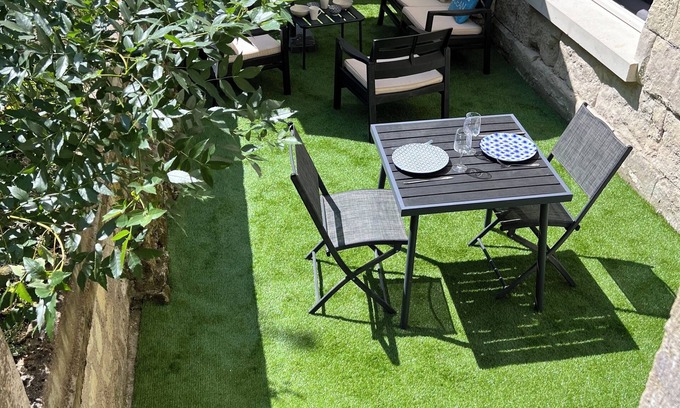 Chinon Apartamento | Apt with private outdoor area, 500m from the château. bike parking, self-guided arrival.