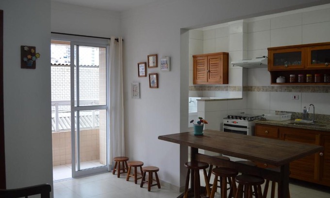 Praia Grande Apartamento | Apto Canto do Forte, iluminado e arejado.
