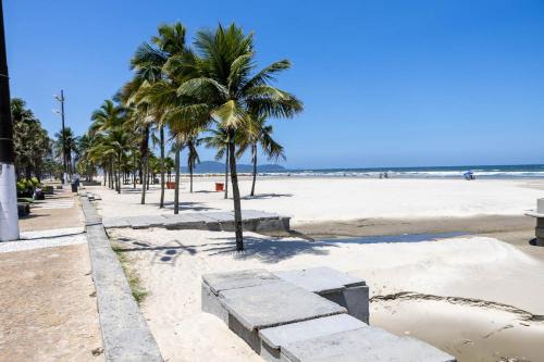 Vila Assuncao Apartamento | Apto com wi-fi, ar cond e garagem a 100m da praia