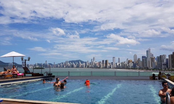 Pioneiros Apartamento | Apto frente ao mar Balneário Camboriú
