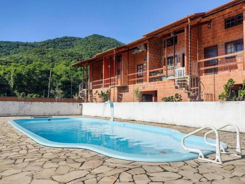 Maranduba Apartamento | Apto kitnet em condomínio com piscina, em Ubatuba