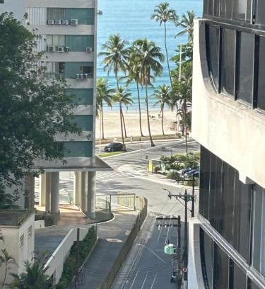 Pitangueiras Apartamento | Apto Pitangueiras Enorme 150m2, 200m da praia, vista, 2 vagas carro, piscina, servico praia, 3 quartos com ar condicionado e 3 banheiros