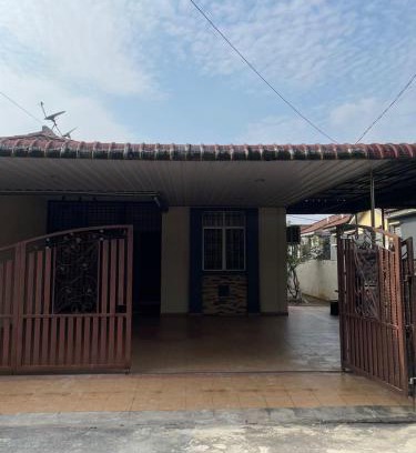 Lunas Casa | Aqil Homestay Lunas Kulim for Mslim only