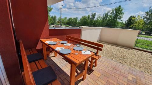 Tiszaujvaros Apartamento | Aqua Apartman