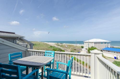 North Carolina Coast Casa | Aqua Blue by Bryant Real Estate