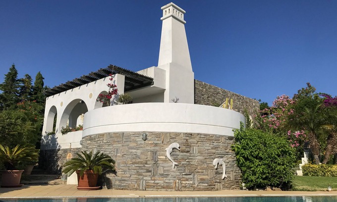 Palaia Fokaia Villa | Aqua Blue Villa in Sounio Athens