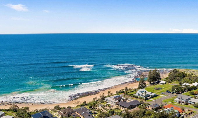 Wombarra Casa | 'Aqua Inala' - steps from Wombarra Beach and Rockpool