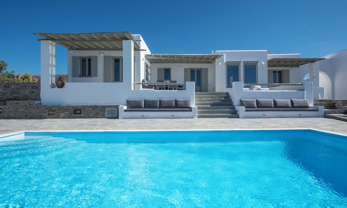 Parasporos Villa | Retiro de AQUA en Paros con piscina privada, impresionantes vistas al mar, cerca de playas de arena