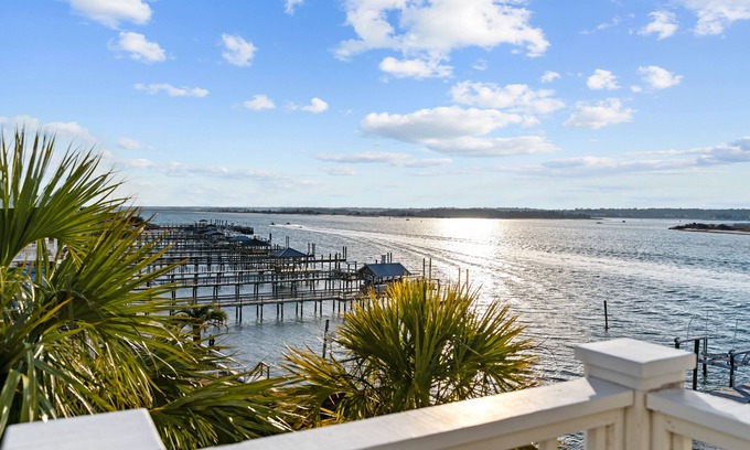 South End Casa | Aquarium #159 - Soundfront Home on Wrightsville Beach w/ Private Dock!