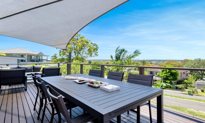 Budgewoi Casa | Aquavista; Beach, Lake, Ping Pong and Pool Table.