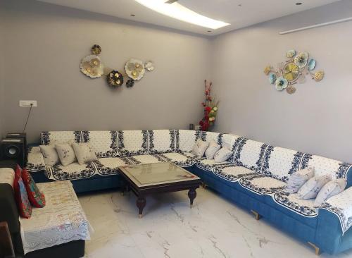 Mansarovar Casa | Aradhyas Stay