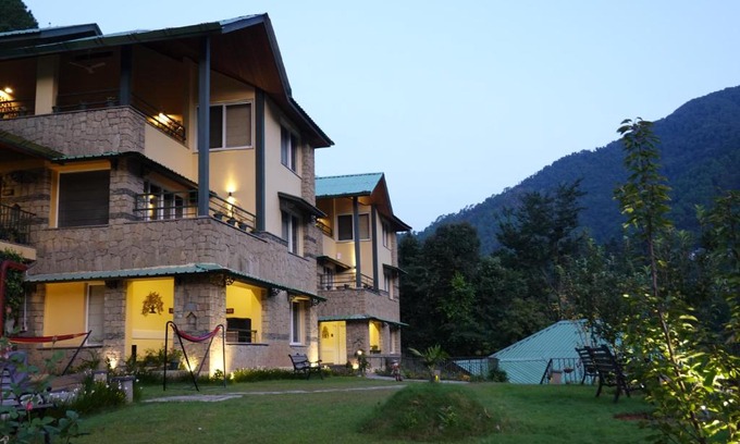 Jia Complejo | Araiya Palampur