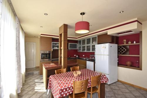 Nork-Marash Apartamento | Ararat view 3-bedroom apartment with garden