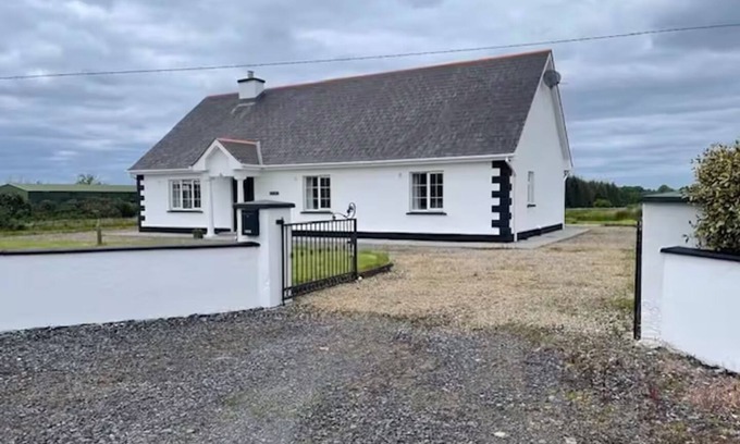 Crosswell Casa | Aras Cuilinn: Countryside with every convenience