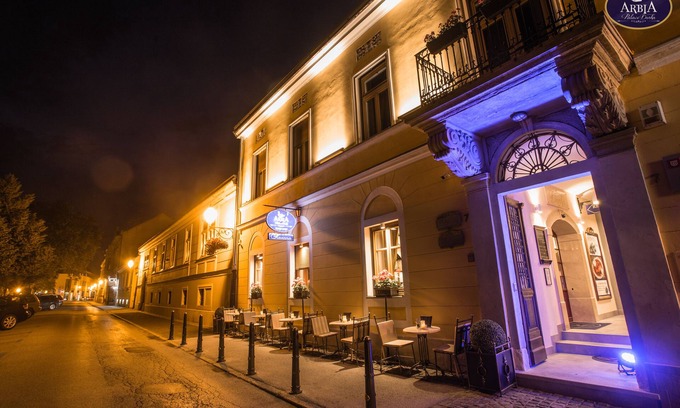 Varazdin Cama Y Desayuno | Arbia Dorka Heritage Palace