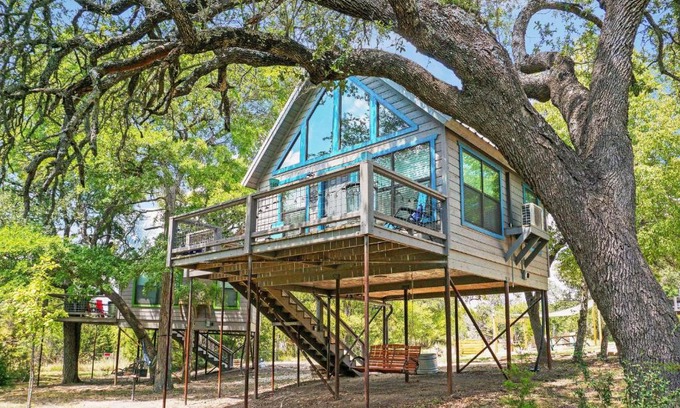 Dripping Springs Casa | Arbor House of Dripping Springs - Nautical House
