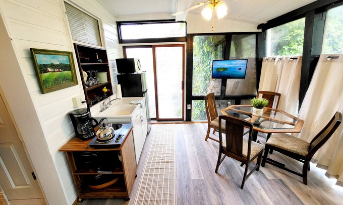 Frederick Apartamento | Arboretum Suite in the historic Manor House!