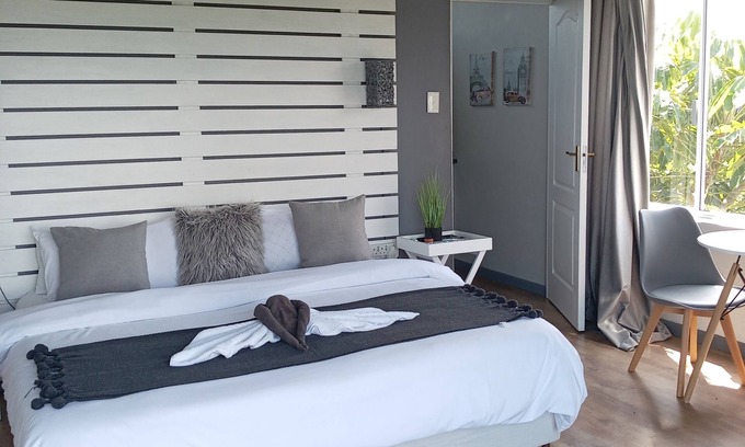 Beacon Bay Casa | Arbour Lodge